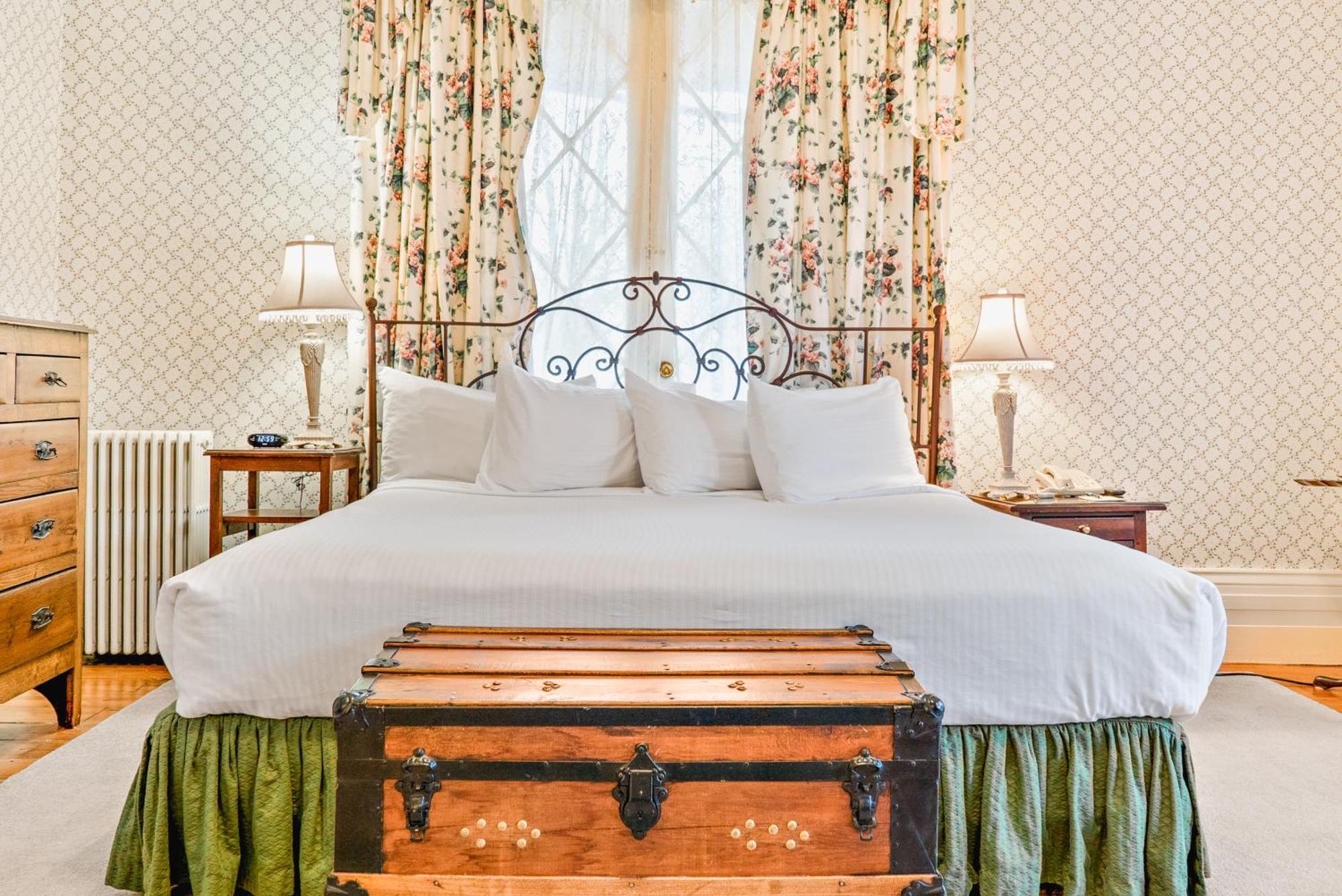 Beekman Arms And Delamater Inn Райнбек Екстериор снимка